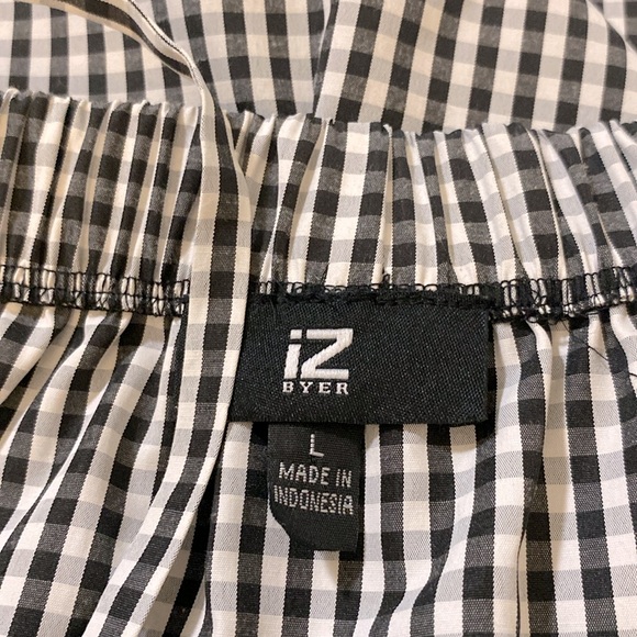 Iz Byer woman’s print off the shoulder back and white 3/4 sleeve cotton top - Picture 9 of 16